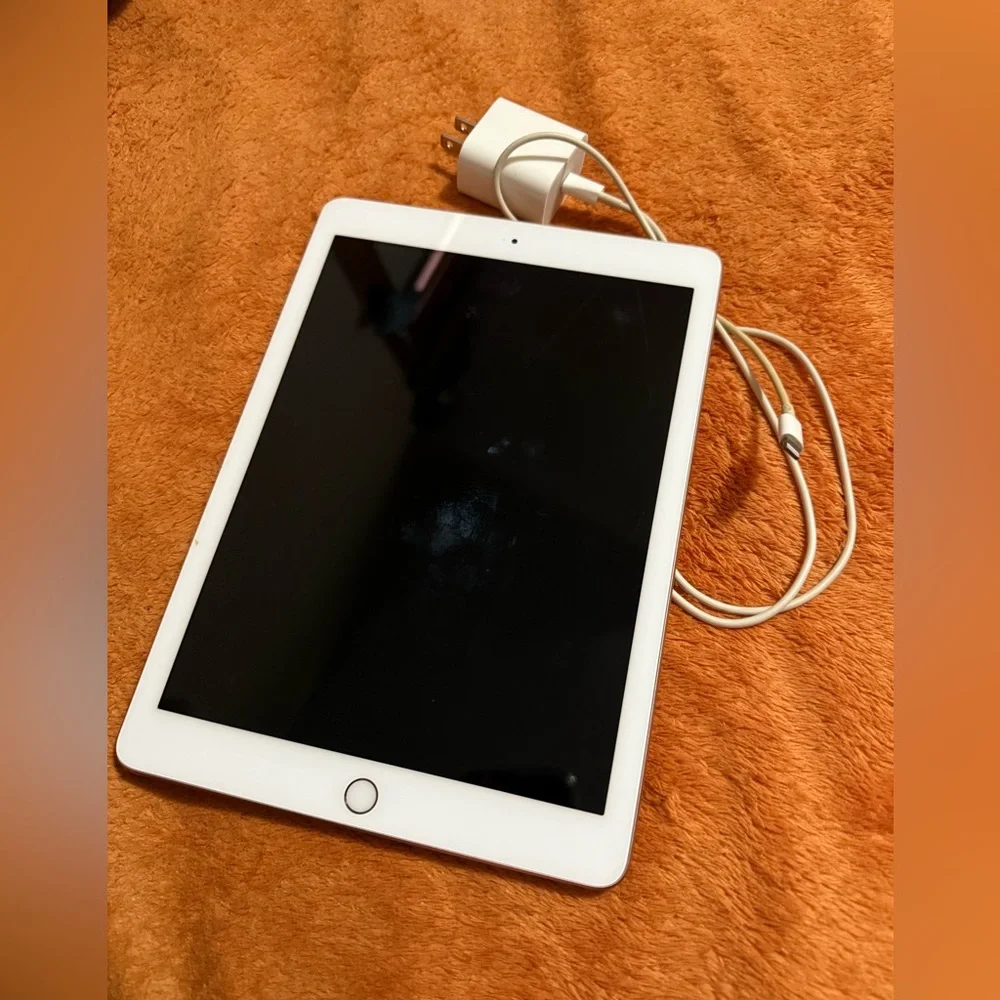 Apple Tablet in White with Touch ID